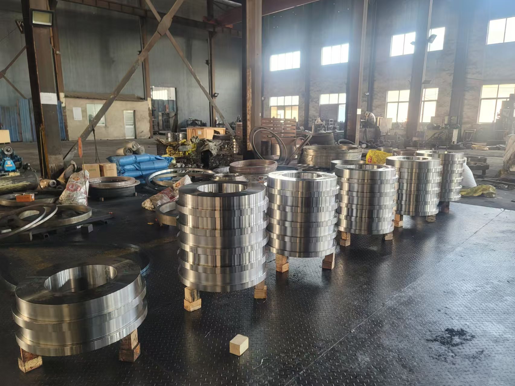 20鋼 35鋼 45鋼 60鋼 65Mn 火車輪轂環(huán)形鍛件 火車輪類鍛件碾環(huán)
