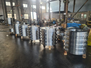 20 35 45 碳素鋼環(huán)形鍛件 40Cr 15CrMo 42CrMo 工程機械環(huán)形鍛件 16Mn Q235 Q346 碾環(huán)法蘭鍛件