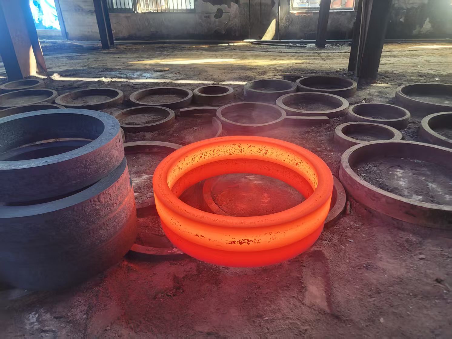江蘇鍛造環(huán)鍛廠 鍛造廠加工定制 鍛造法蘭工廠 環(huán)形鍛件機械加工制造 